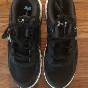 Under Armour Boy’s Black Running Shoes